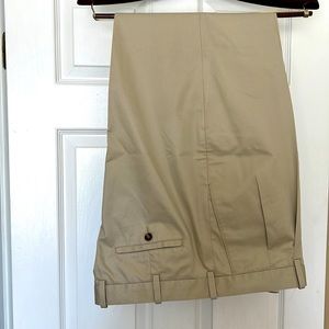 John W Nordstrom, pleated front khaki. 40x x 32l.